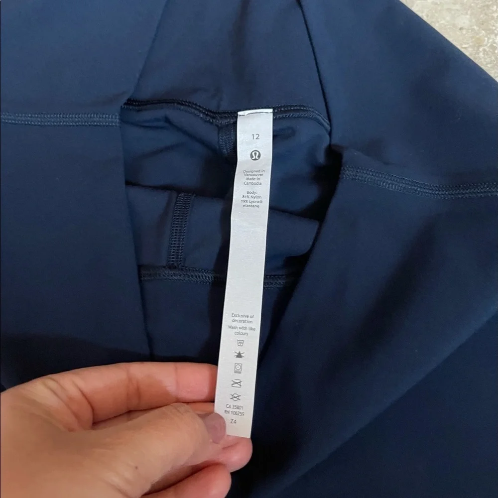 NWT lululemon Align HR crop 21”